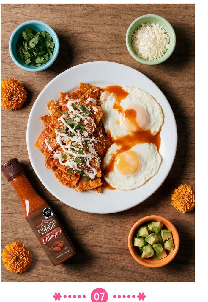 Huevos estrellados con chilaquiles de chiltepín